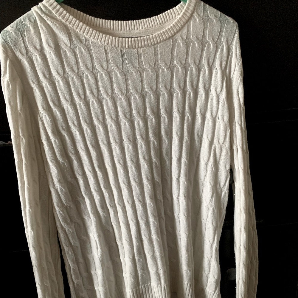 Ivory H&M long sleeve cable knit sweater.